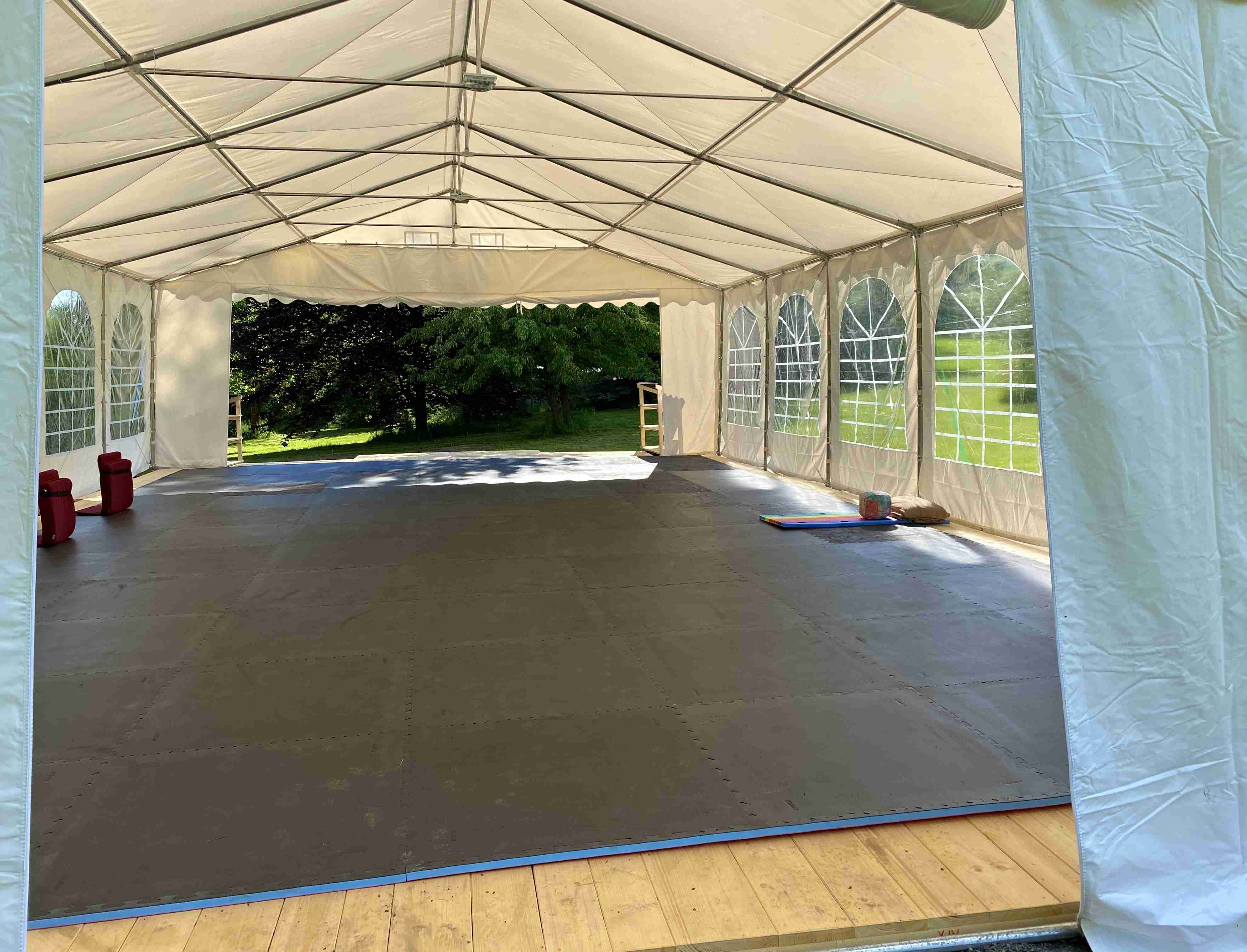 SHANGRI LA OSHO MEDITATION CENTER ŽLUTICE